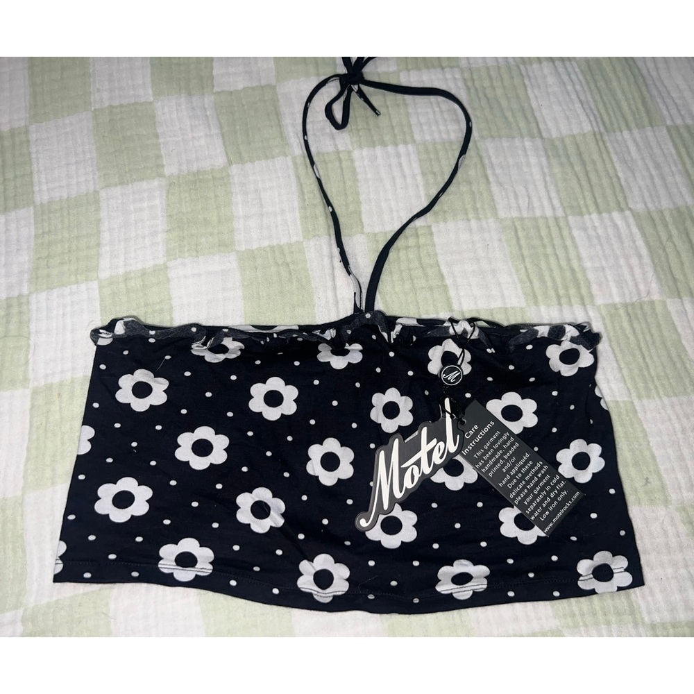 Motel Black and White Floral Crop Top